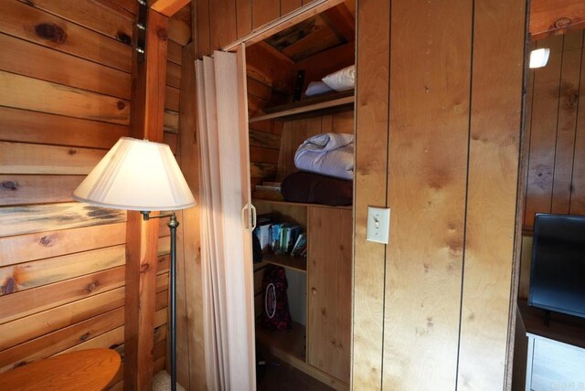 206 Cedar Ln, Sugarloaf, CA 92386 - interior space
