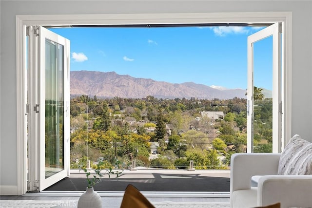 334 Anita Dr, Pasadena, CA 91105 - view of mountain background