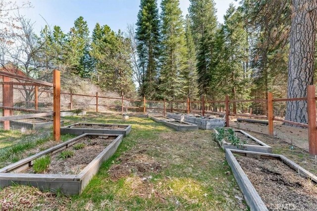 2605 Fryers Way, Mount Shasta, CA 96067 - view of yard with a vegetable garden