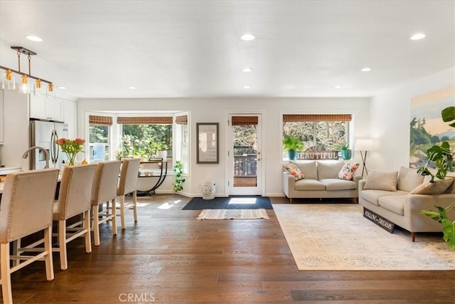 2605 Fryers Way, Mount Shasta, CA 96067 - living area featuring recessed lighting and dark wood-style floors
