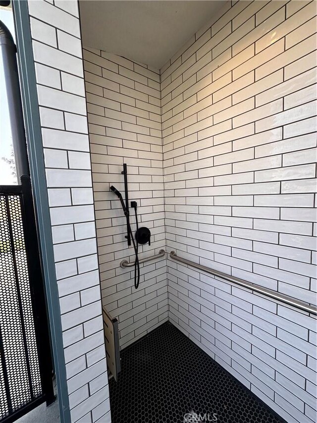 4450 S Bryant Paseo, Ontario, CA 91762 - bathroom with tiled shower