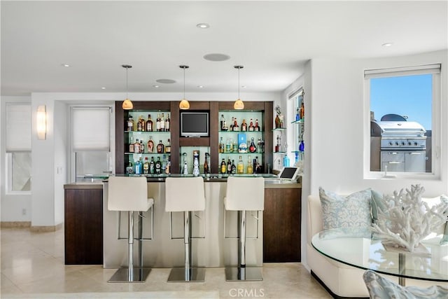 31091 Coast Hwy, Laguna Beach, CA 92651 - bar with pendant lighting, wet bar, and recessed lighting
