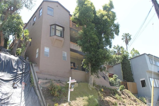 2859 Effie St, Los Angeles, CA 90026 - view of side of property with stucco siding