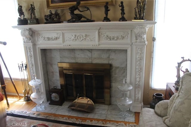 2859 Effie St, Los Angeles, CA 90026 - detailed view of a fireplace and wood finished floors