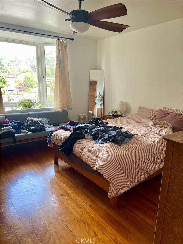 2859 Effie St, Los Angeles, CA 90026 - bedroom with wood-type flooring and ceiling fan