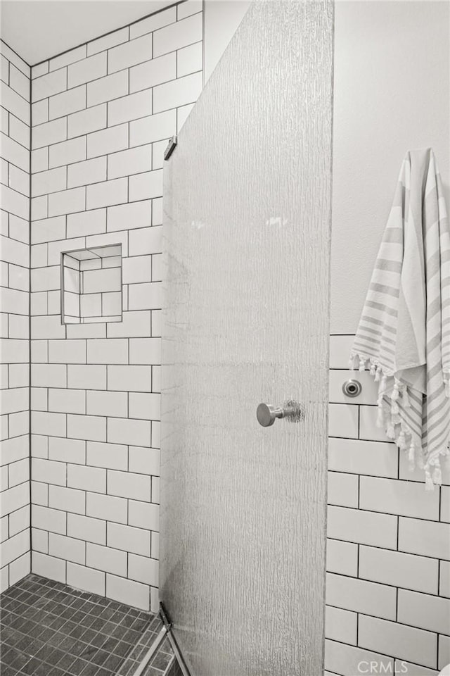 15 15th St Unit 6, Hermosa Beach, CA 90254 - full bathroom with a tile shower