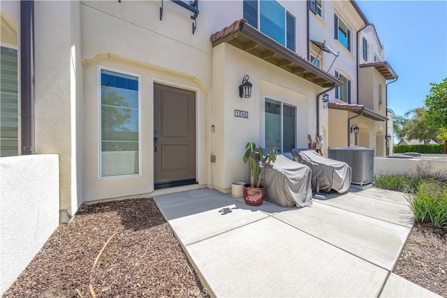 1245 Oliva Ct, Duarte, CA 91010 - doorway to property with stucco siding