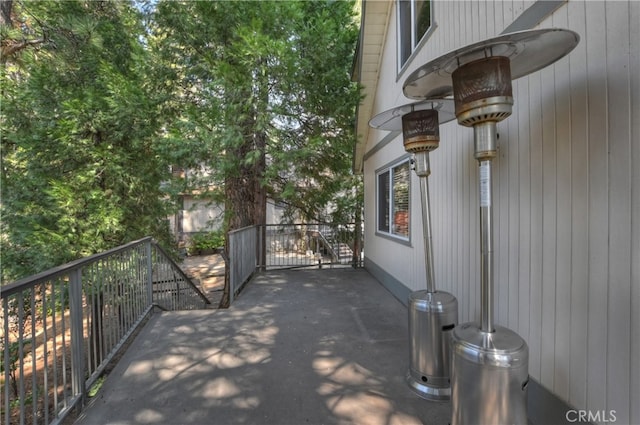28018 Peninsula, Lake Arrowhead, CA 92352 - view of patio