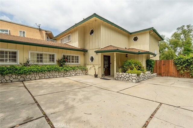 22781 Macfarlane Dr, Woodland Hills, CA 91364 - photo 2
