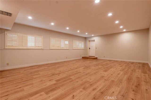 22781 Macfarlane Dr, Woodland Hills, CA 91364 - photo 9