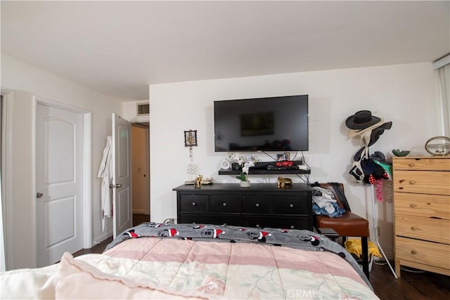 8601 International Ave Unit 265, Canoga Park, CA 91304 - bedroom featuring dark wood-style floors