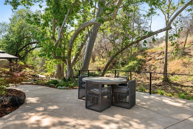 11 Sycamore Valley Rd, Chico, CA 95973 - view of patio with outdoor dining area