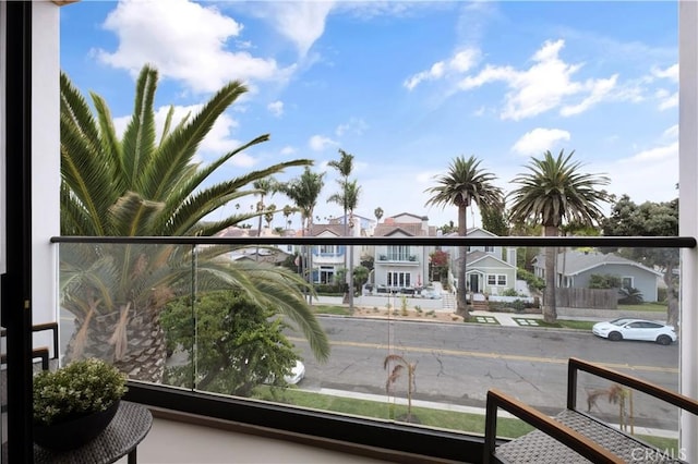 607 12th St, Huntington Beach, CA 92648 - balcony featuring a residential view