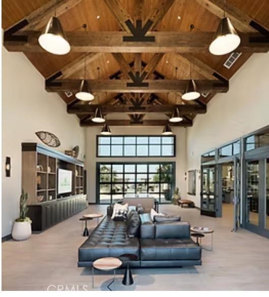 1093 Traverse Dr S, Madera, CA 93636 - building lobby with visible vents