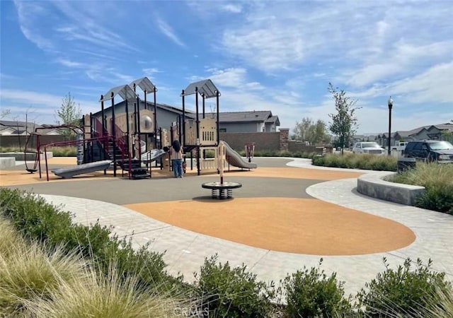 1093 Traverse Dr S, Madera, CA 93636 - view of community play area
