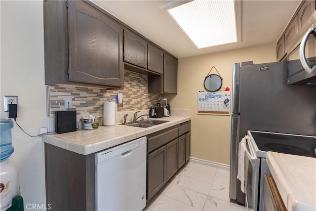 19251 Elm Dr, Apple Valley, CA 92308 - photo 8
