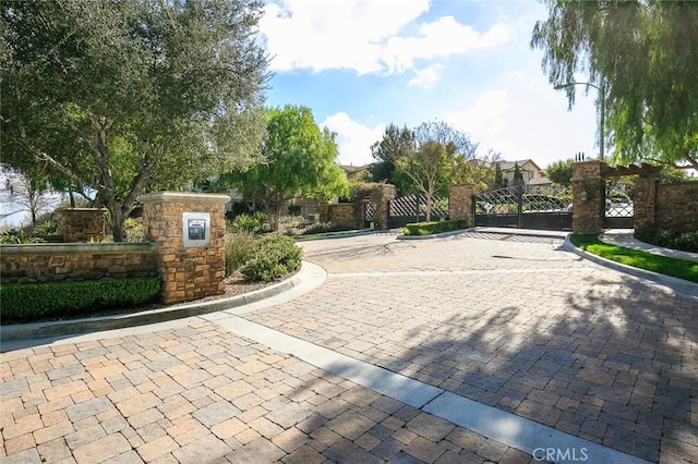 3973 Coast Oak Cir, Chino Hills, CA 91709 - surrounding community featuring fence and a gate