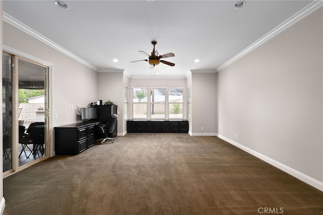 living area with recessed lighting, ceiling fan, dark carpet, and baseboards