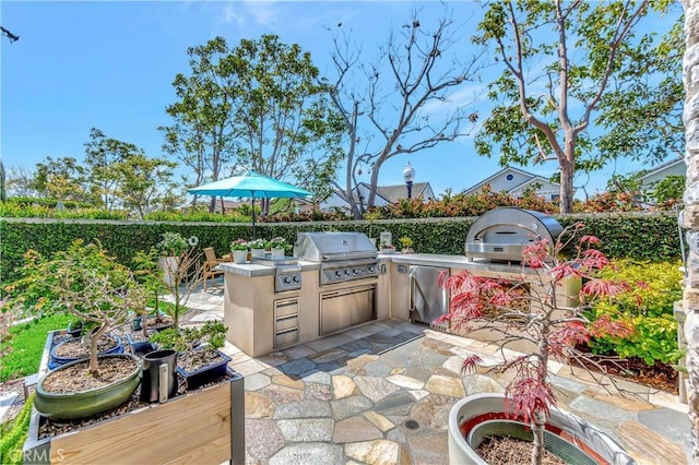 6288 Sunnyside Cir, Huntington Beach, CA 92648 - view of patio with fence and area for grilling