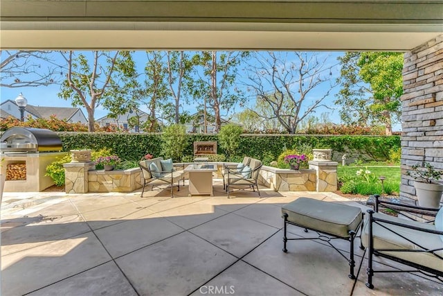 6288 Sunnyside Cir, Huntington Beach, CA 92648 - view of patio featuring area for grilling and outdoor dining area