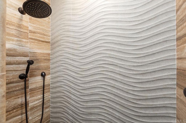 1034 Via Reata, Vista, CA 92081 - full bathroom with tiled shower