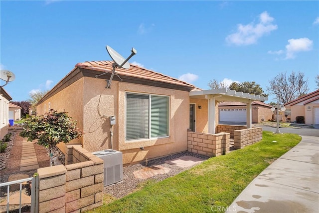 19071 Stoddard Way, Apple Valley, CA 92308 - view of front of home with stucco siding