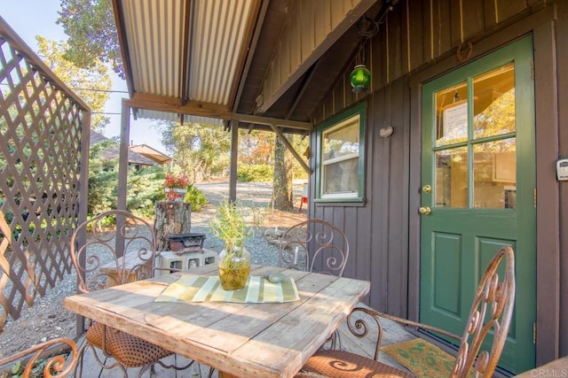 2112 Whispering Pines Dr, Julian, CA 92036 - sunroom with lofted ceiling