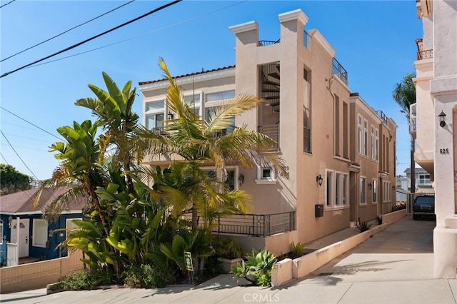 619 10th St, Hermosa Beach, CA 90254 - view of building exterior