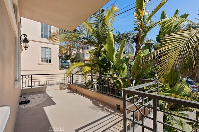 619 10th St, Hermosa Beach, CA 90254 - view of balcony