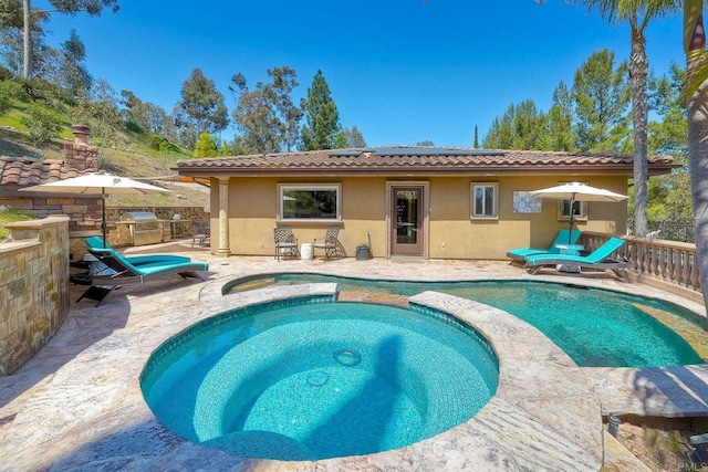 11558 Creek Rd, Poway, CA 92064 - view of pool featuring a patio and a pool with connected hot tub