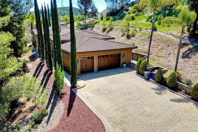 11558 Creek Rd, Poway, CA 92064 - garage featuring decorative driveway