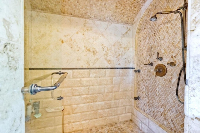 11558 Creek Rd, Poway, CA 92064 - full bathroom with a tile shower