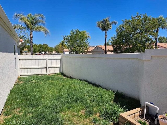 23796 Corte Picante, Murrieta, CA 92562 - view of yard featuring fence