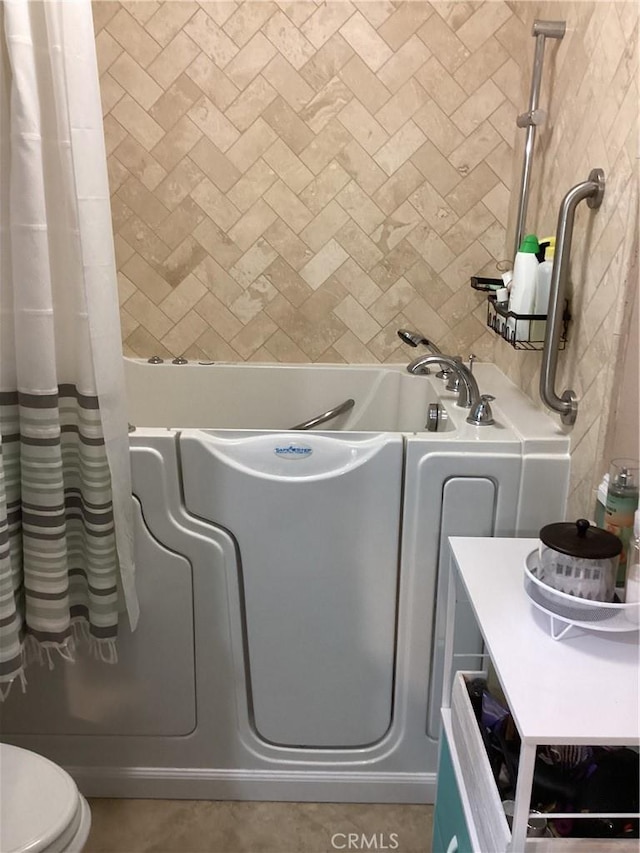 23796 Corte Picante, Murrieta, CA 92562 - full bathroom featuring shower / tub combo with curtain