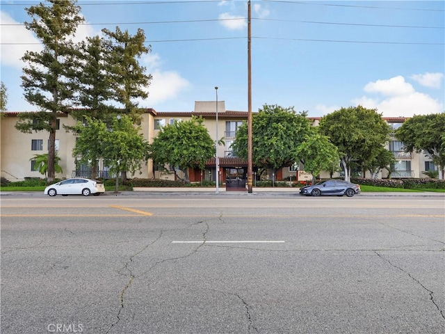 12720 Burbank Blvd Unit 323, Valley Village, CA 91607 - view of property with stucco siding