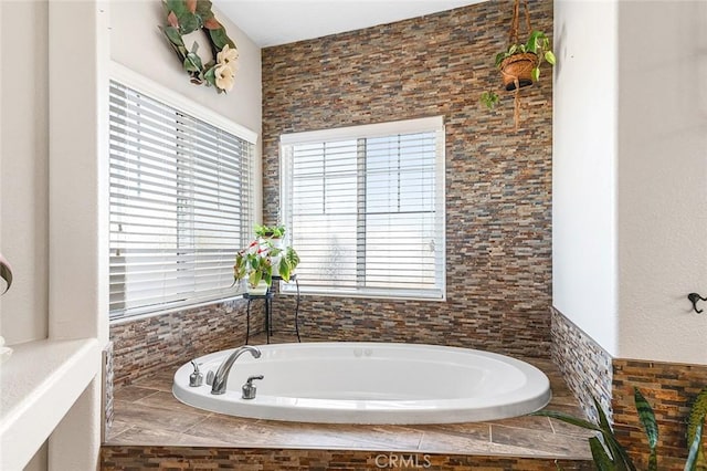 7922 Los Palmas Dr, Oak Hills, CA 92344 - full bath with a garden tub