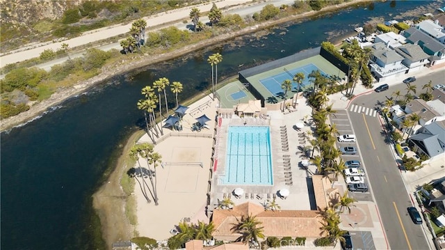bird's eye view with a water view