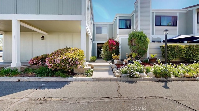 27130 Hidaway Ave Unit 6, Canyon Country, CA 91351 - view of exterior entry