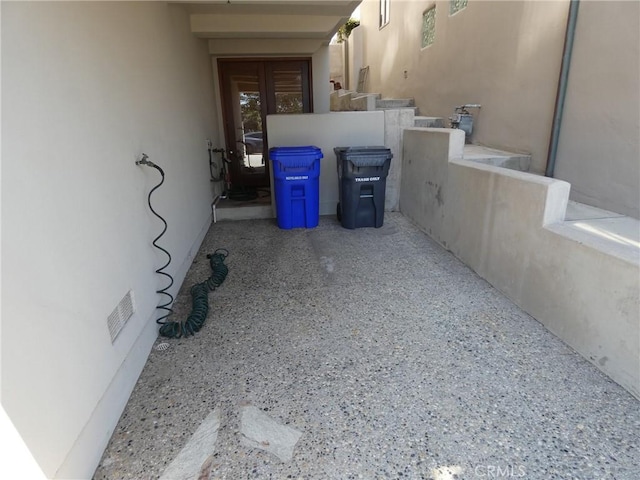 304 27th St, Manhattan Beach, CA 90266 - view of side of home with stucco siding