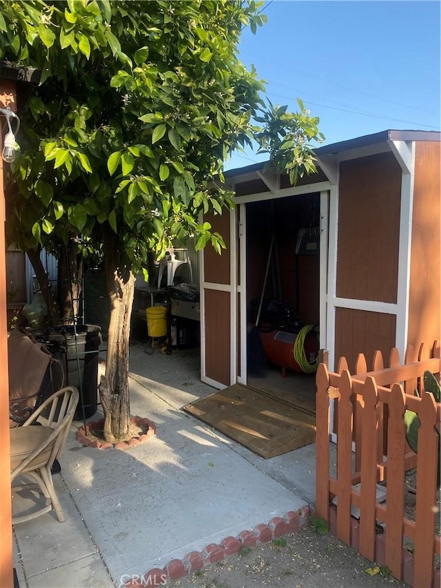1329 W 3rd St, San Bernardino, CA 92410 - exterior space