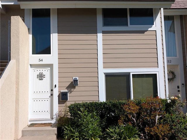 view of exterior entry