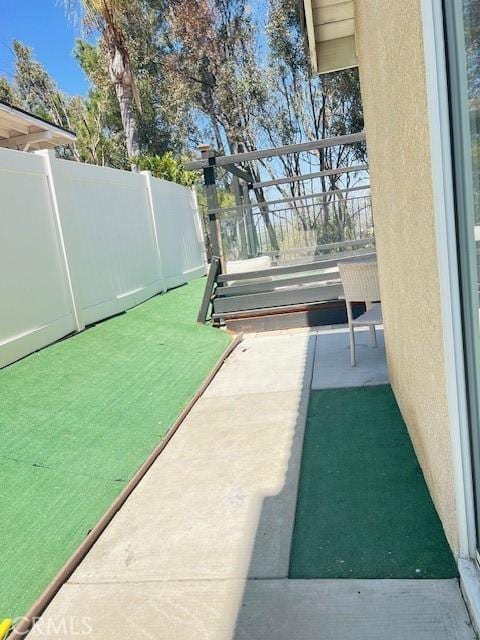 2899 Amber Dr, Corona, CA 92882 - view of yard featuring fence