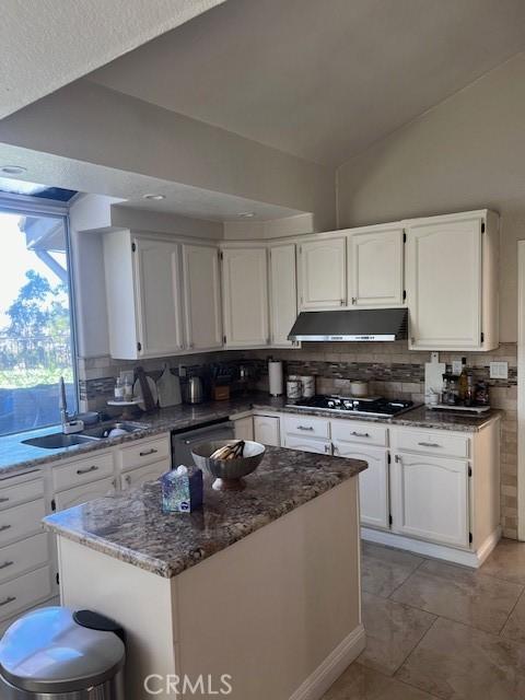 2899 Amber Dr, Corona, CA 92882 - photo 8