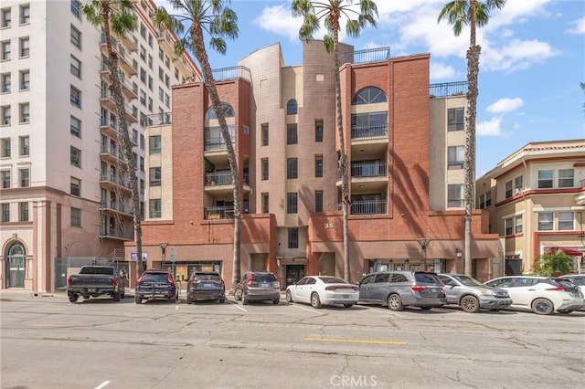 35 Linden Unit 302, Long Beach, CA 90802 - view of apartment building / complex featuring uncovered parking