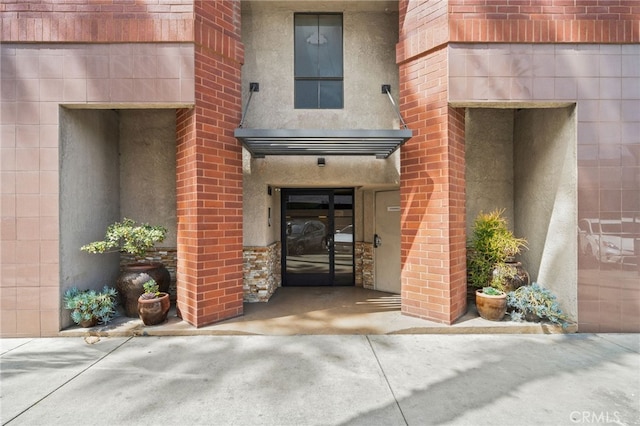 35 Linden Unit 302, Long Beach, CA 90802 - entrance to property featuring stucco siding
