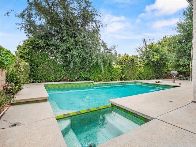 25582 Old Course Way, Valencia, CA 91355 - view of swimming pool featuring a patio and a pool with connected hot tub