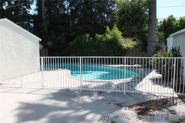 427 S Mariposa St, Burbank, CA 91506 - view of pool featuring a patio