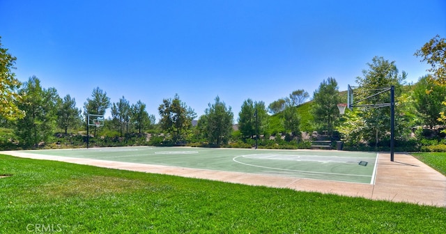 42 Cipresso, Irvine, CA 92618 - view of sport court featuring a yard and community basketball court