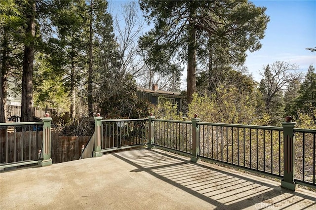 229 Maple Dr, Lake Arrowhead, CA 92352 - view of patio / terrace