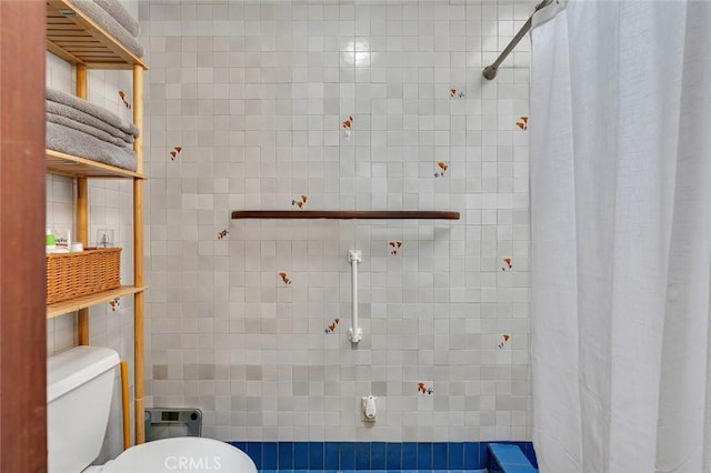full bath featuring toilet, tile walls, and curtained shower